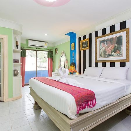 Barefoot Hotel Kalim Beach Front Patong Экстерьер фото