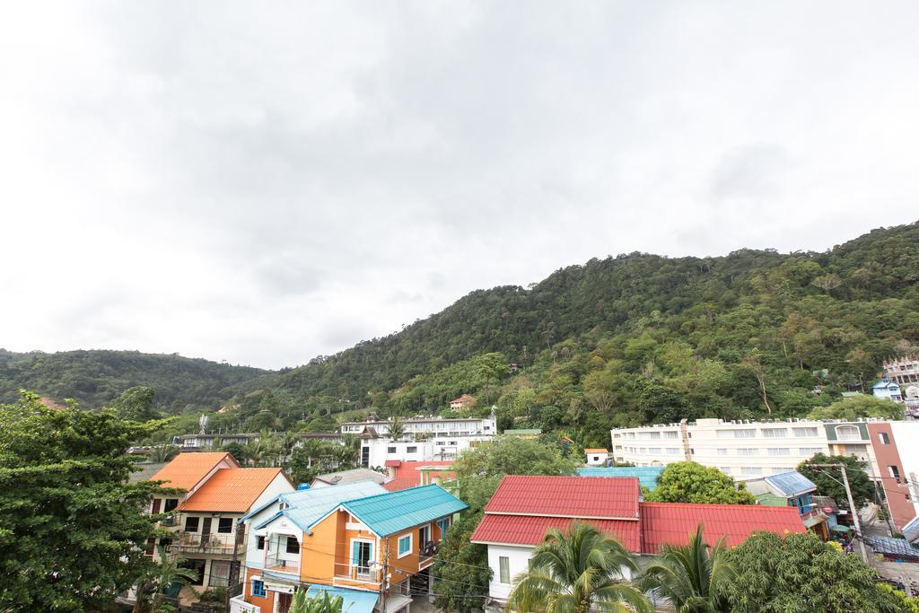 Barefoot Hotel Kalim Beach Front Patong Экстерьер фото