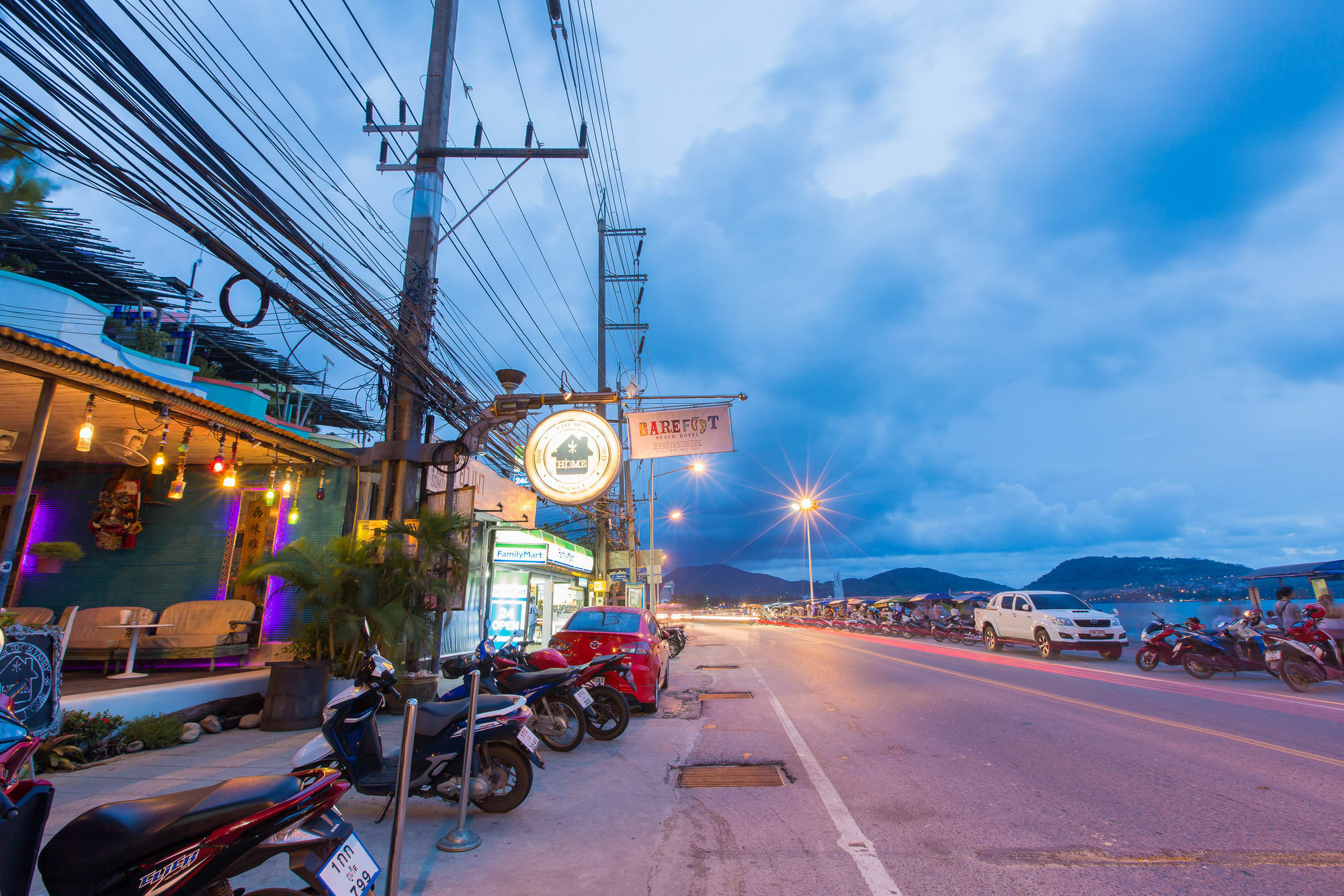 Barefoot Hotel Kalim Beach Front Patong Экстерьер фото