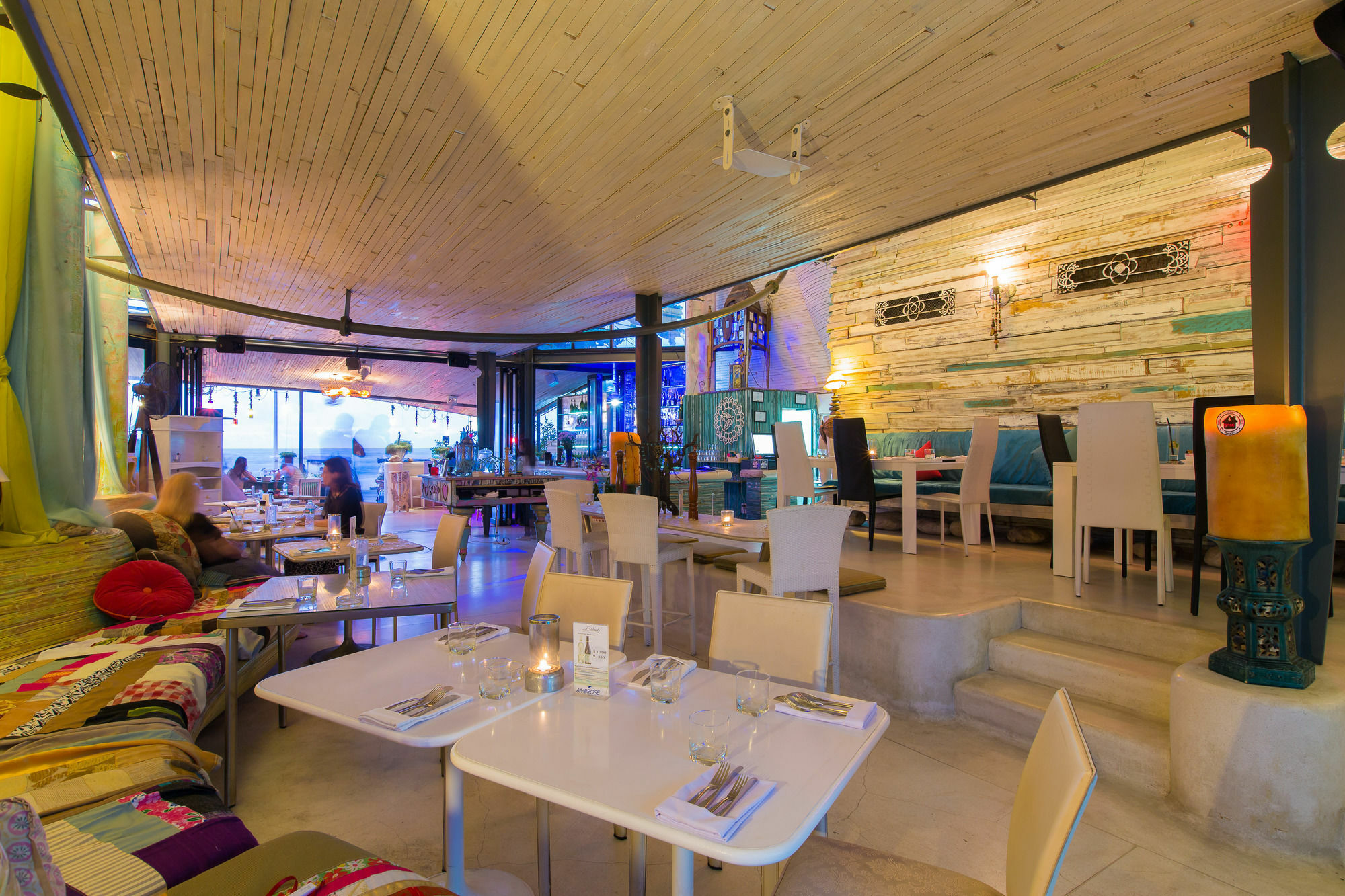 Barefoot Hotel Kalim Beach Front Patong Экстерьер фото