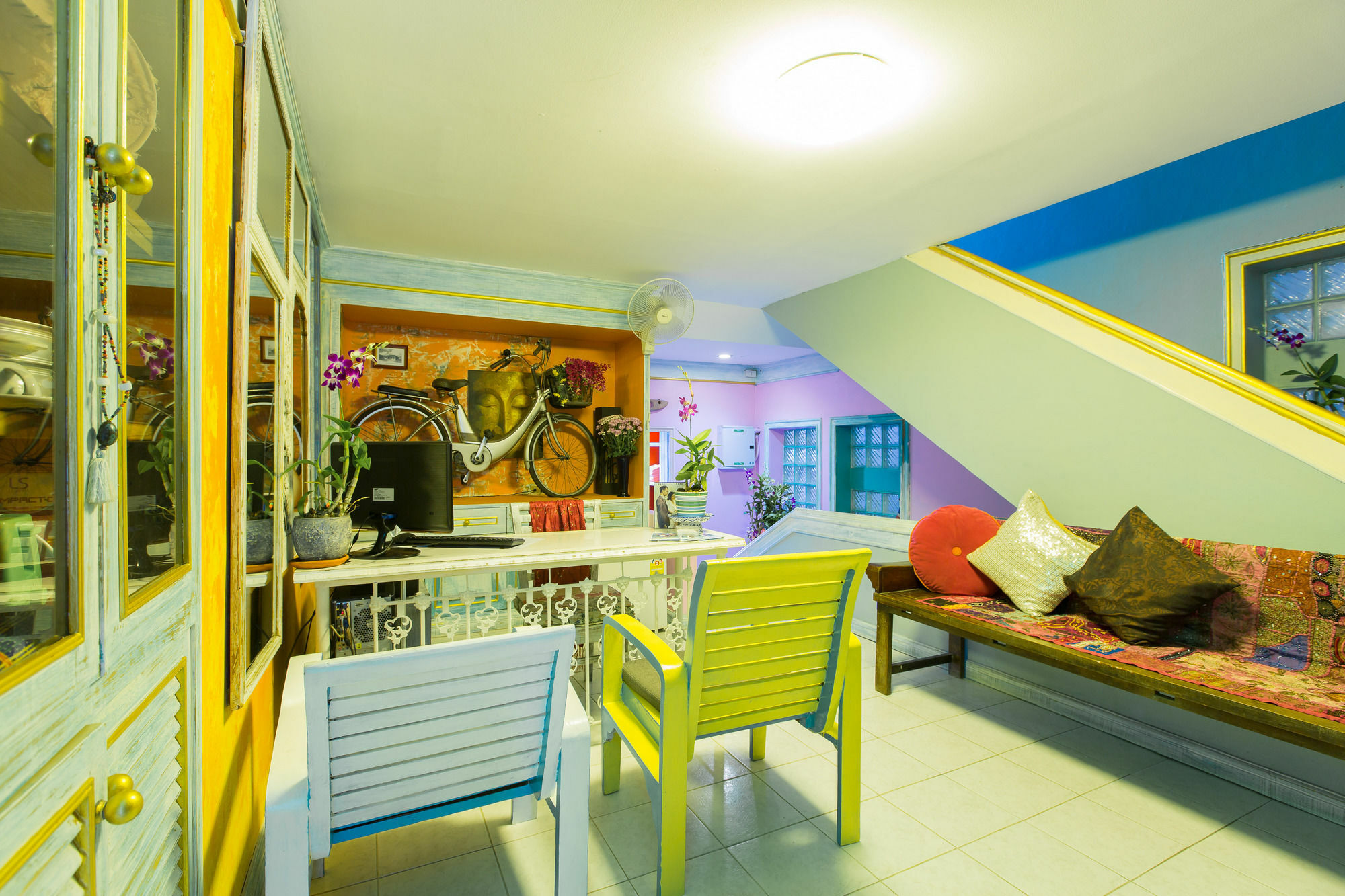Barefoot Hotel Kalim Beach Front Patong Экстерьер фото