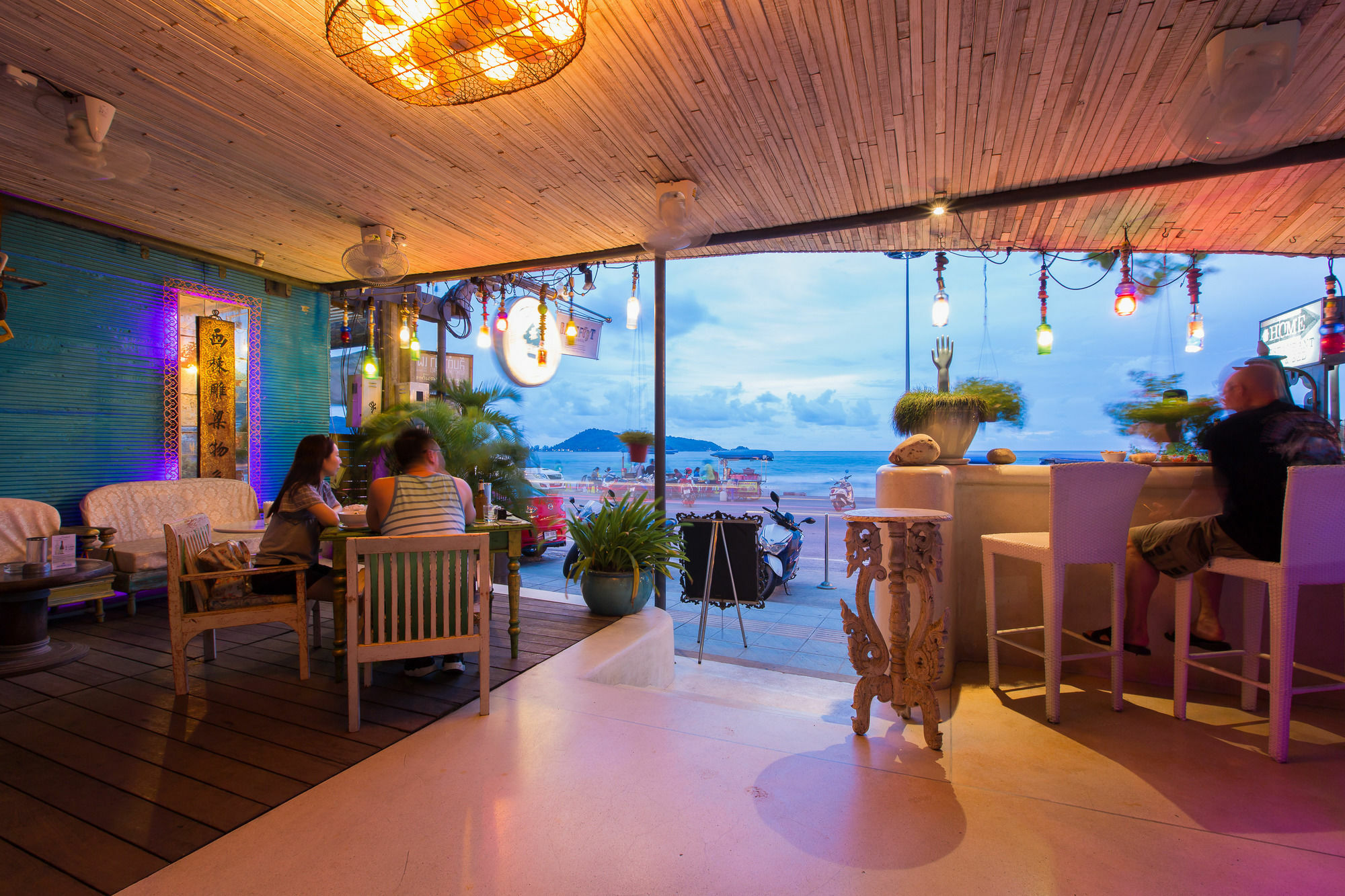 Barefoot Hotel Kalim Beach Front Patong Экстерьер фото
