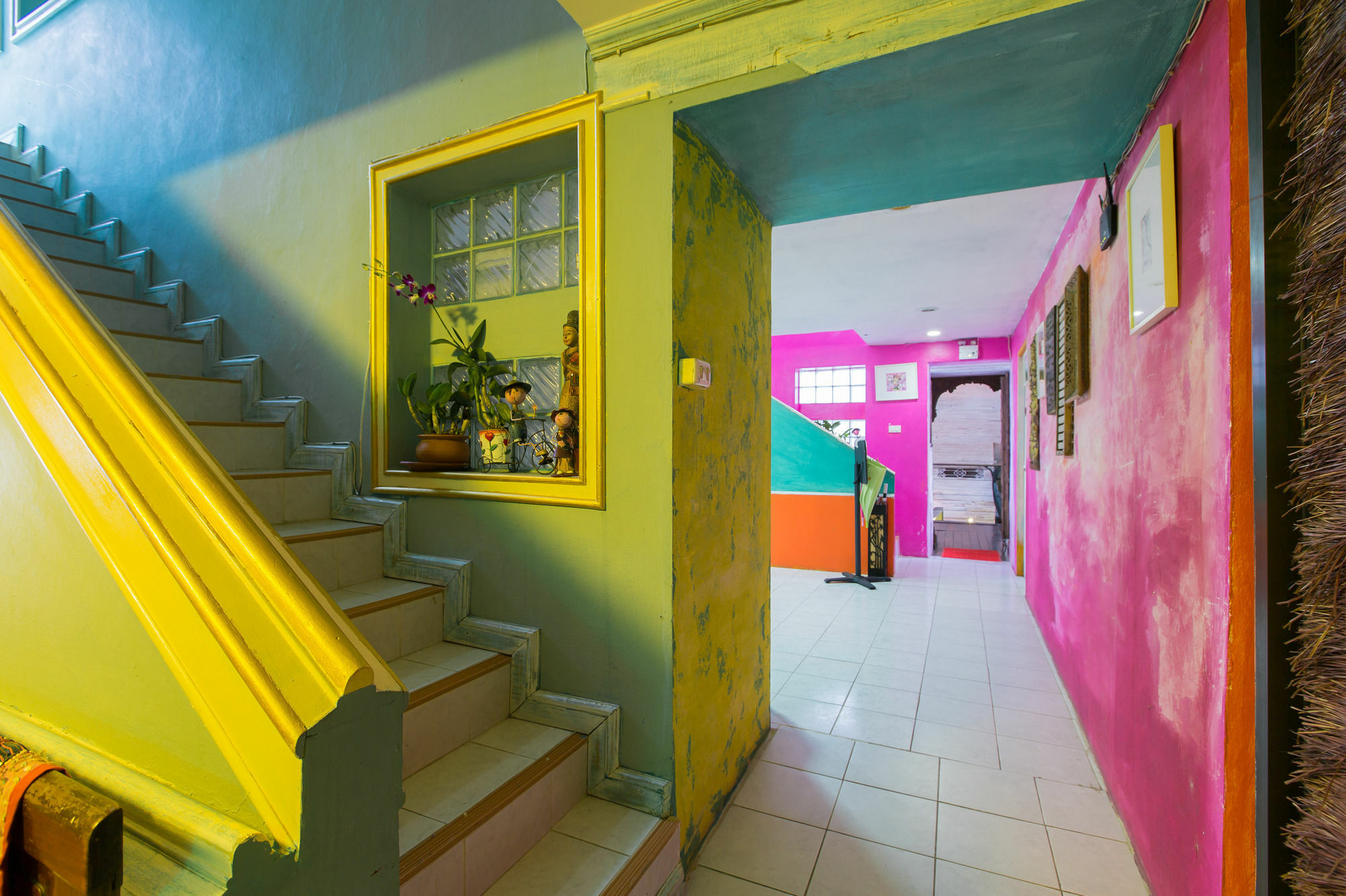 Barefoot Hotel Kalim Beach Front Patong Экстерьер фото