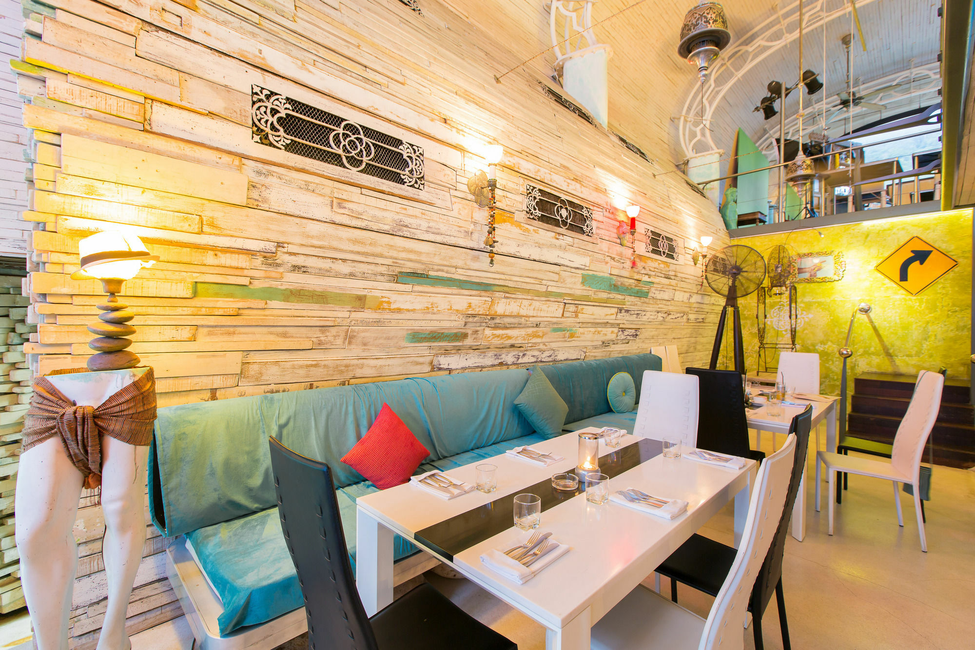 Barefoot Hotel Kalim Beach Front Patong Экстерьер фото