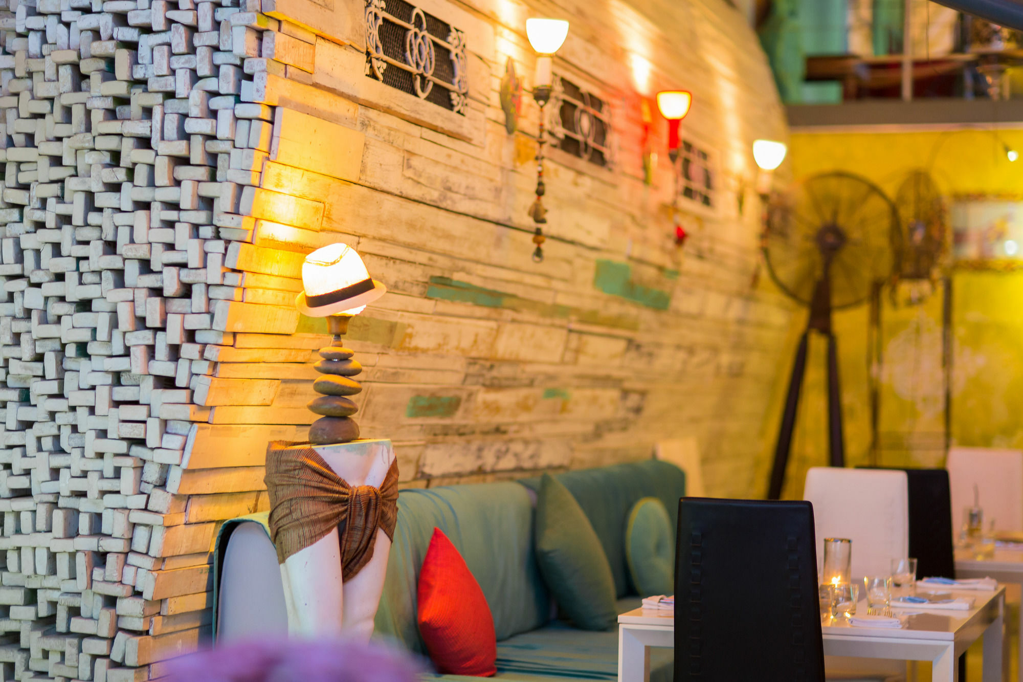 Barefoot Hotel Kalim Beach Front Patong Экстерьер фото